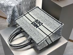 Medium Miss Book Tote Blue