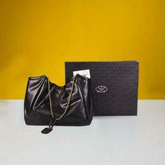 Soft Calf Chain Handle Shoulder Bag Nero (Black)