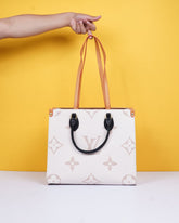 M24533 On The Go Premium Pochette With OG Magnetic Box & Dust Bag - Coin Pouch (White Cream - 966)