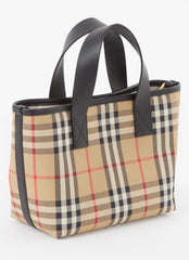 Handbag with detachable shoulder strap