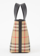 Handbag with detachable shoulder strap