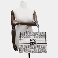 Medium Miss Book Tote Black and White